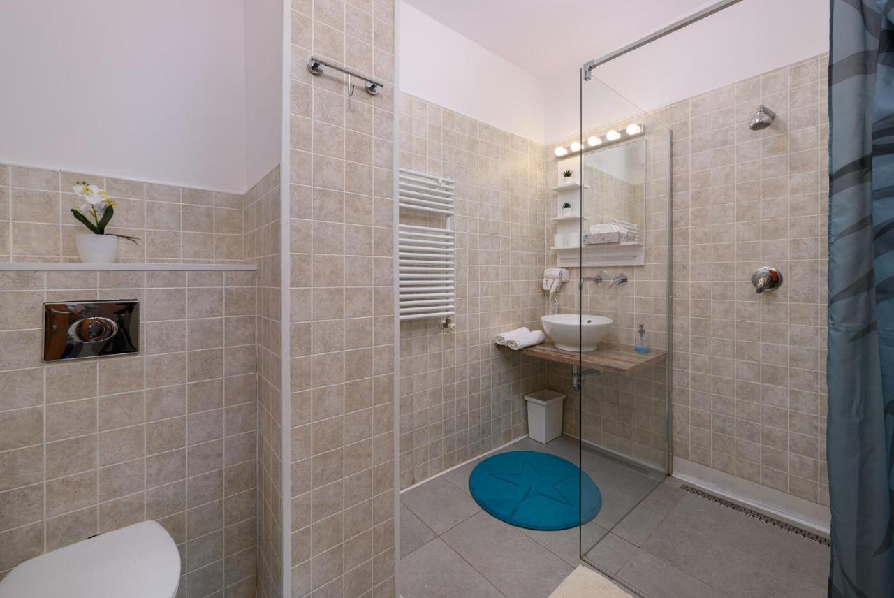 Mirage Wellness Apartman ハイデゥソボスロー エクステリア 写真