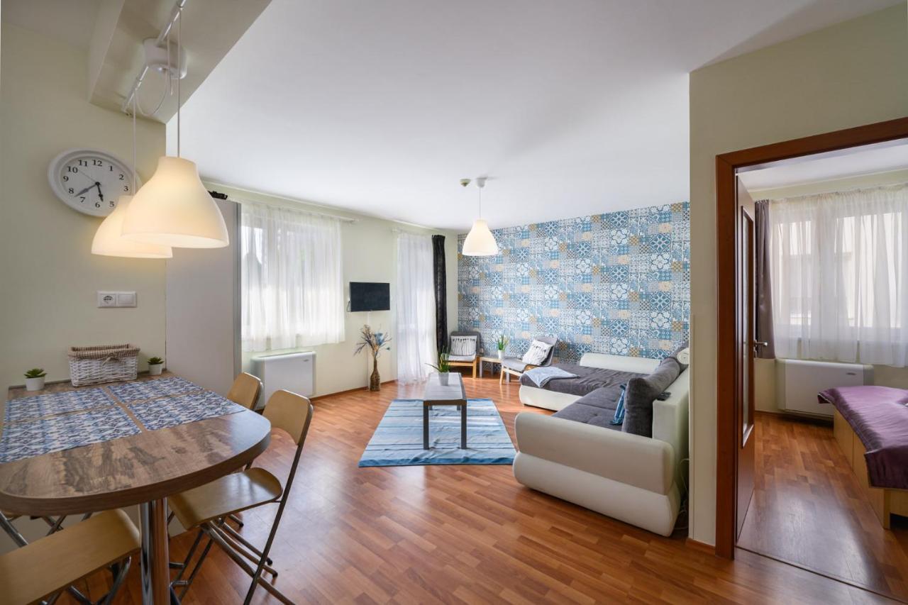 Mirage Wellness Apartman ハイデゥソボスロー エクステリア 写真